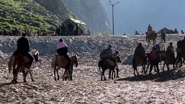 அமர்நாத் செல்லும் பக்தர்கள்