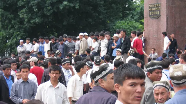 2005 йил 13 май. Андижон, Бобур майдони