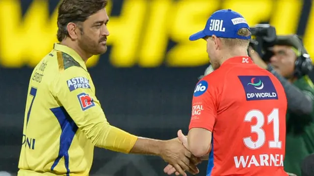 धोनी और डेविड वॉर्नर