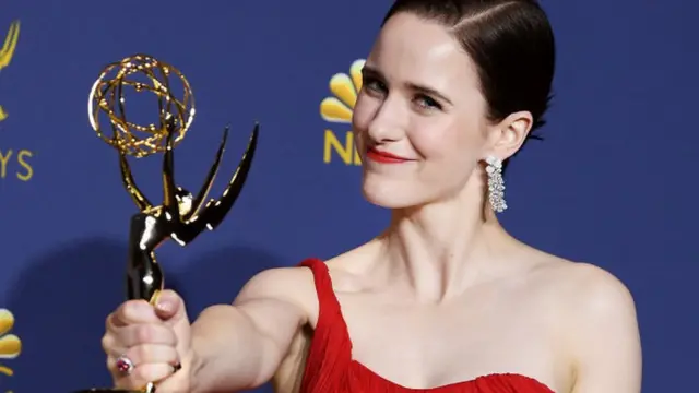 Rachel Brosnahan se llevó el premio como mejor actriz principal de una serie de comedia.