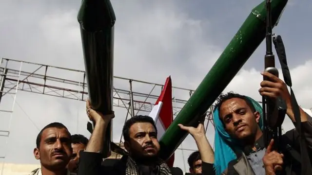 عربستان سعودی و متحدان آن کشور ایران را به حمایت مالی و نظامی از حوثی‌ها متهم می‌کنند