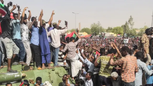 Демонстранти