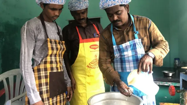 புரோட்டா போடுவதற்கு பயிற்சி மையம்