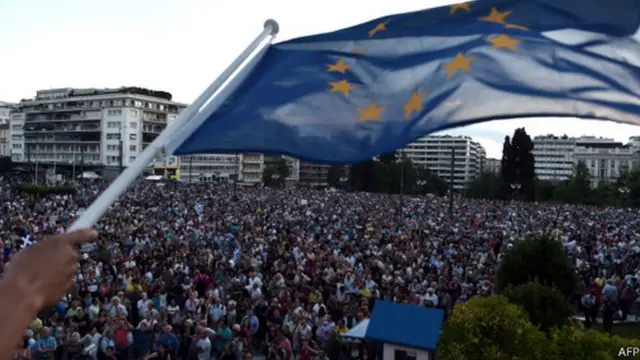 'අපි රැඳී සිටිමු'