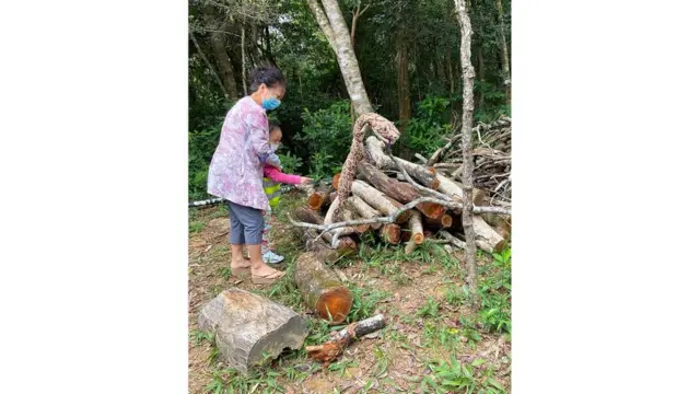 في بعض الأحيان تستخدام ألعاب على شكل حيوانات لمساعدة الأطفال على التعلم