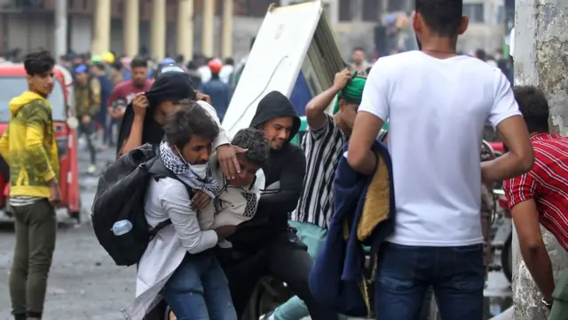 عشرات أصيبوا بجروح في المصادمات