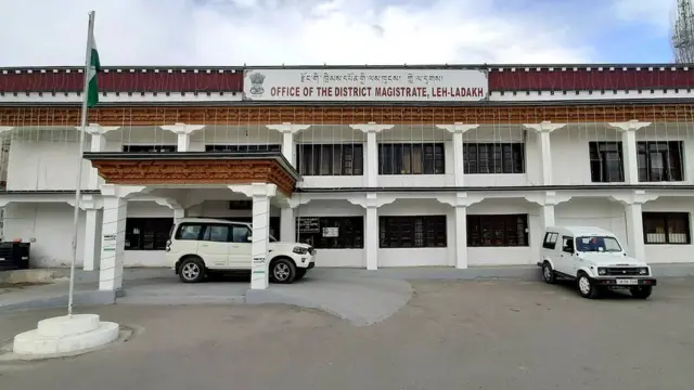 డీ ఎం కార్యాలయం