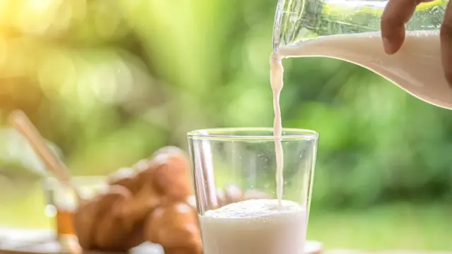 ஒரு லிட்டர் பாலை 81 மாணவர்களுக்கு விநியோகம் செய்த உத்தர பிரதேச அரசுப் பள்ளி