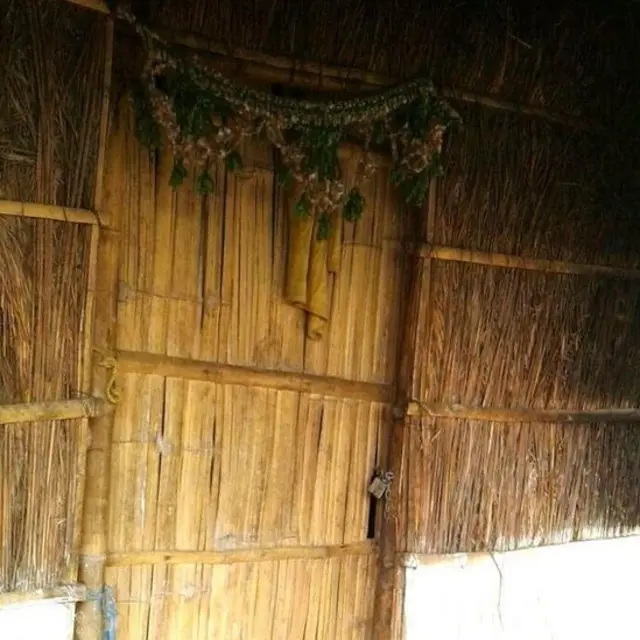 मारे गए लोगों में से एक का मिर्ज़ापुर गाँव में बंद पड़ा माकन