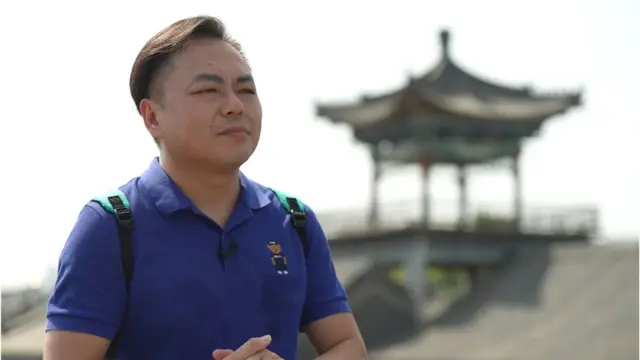 시안에서 영어 전문 관광 가이드로 일하는 애디슨 선 코로나로 큰 타격을 입었다