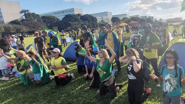 Sara Winter ora no gramado da Esplanadagreenbets contatoBrasília