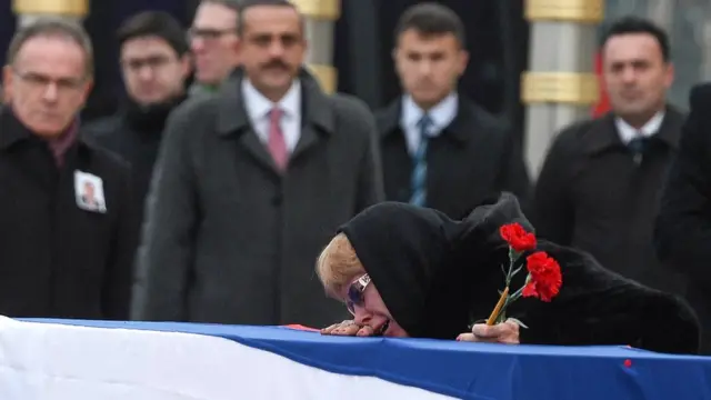 Andrey Karlov'un eşi Marina Karlov