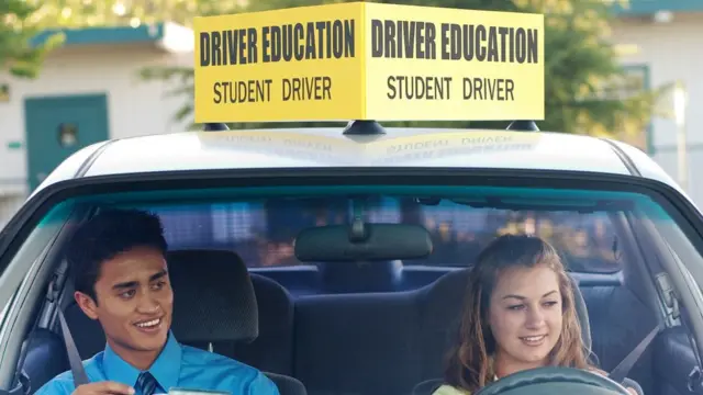 "நாடுமுழுவதும் ஒரே மாதிரியான ஓட்டுநர் உரிமம், ஆர்.சி புத்தகம்"