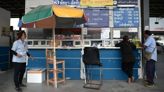 จุดขายตั๋วรถตู้โดยสารที่สถานีขนส่งหมอชิต 2