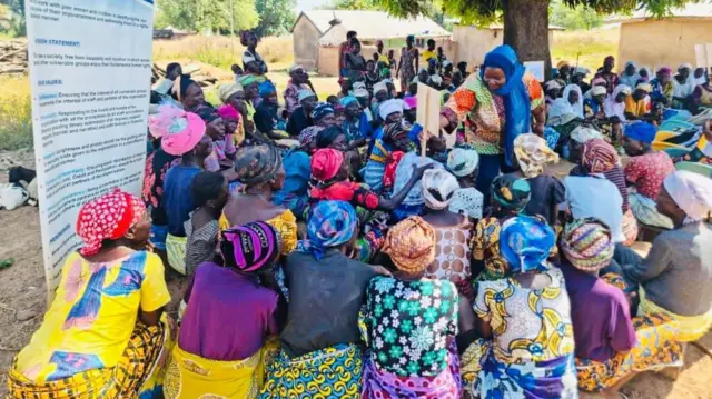 Over 500 women don dey witch camps.