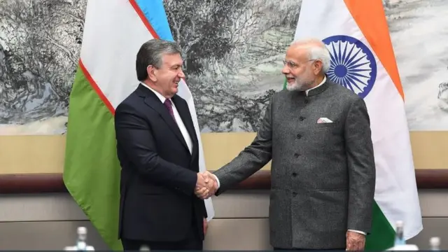 उज़्बेकिस्तान के राष्ट्रपति के साथ प्रधानमंत्री मोदी
