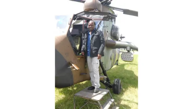 Majoro Jacques Kanyamibwa wahoze atwara indege za kajuguju za gisirikare mu ngabo zo kuri leta y'uwari Perezida w'u Rwanda Juvénal Habyarimana