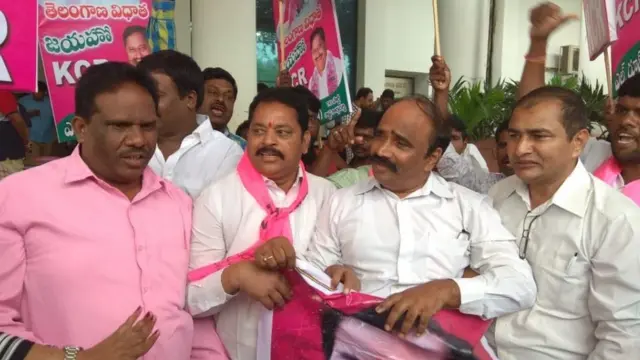 టీఆర్ఎస్ సంబరాలు