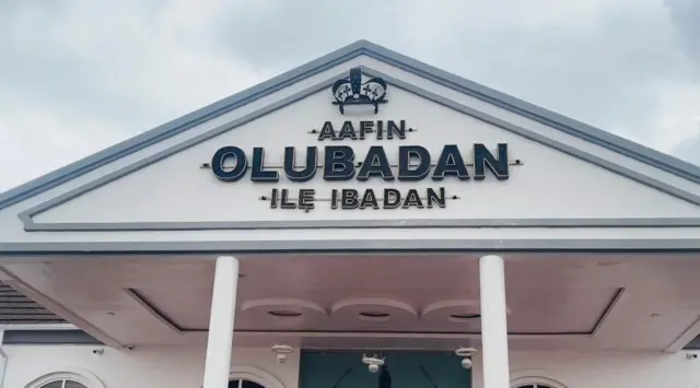 aworan abawọle aafin ilẹ Ibadan