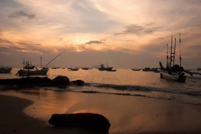 இலங்கையின் சுற்றுலாத்துறை வரலாறு காணாத அளவு வீழ்ச்சி