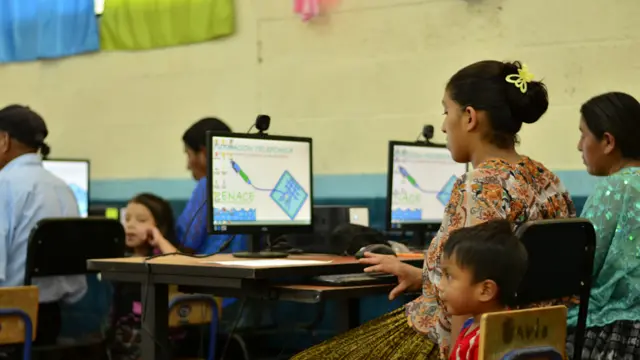 Escuelas Renace