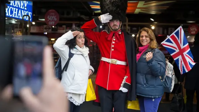 นักท่องเที่ยวสองคน