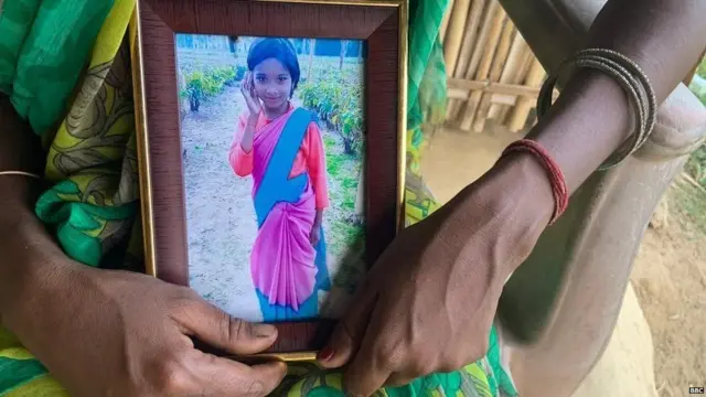 अंजली खारिया यांची मुलगी