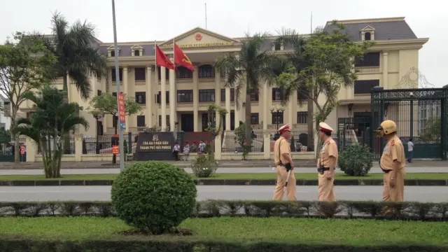 Tòa án xét xử bác sĩ Lương không khách quan