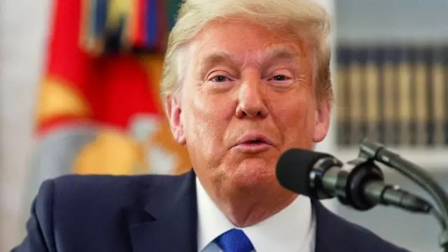 डोनाल्ड ट्रंप