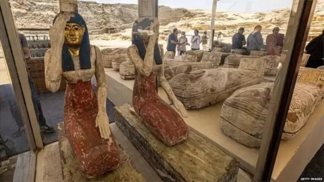 આઇસિસને ન્યાયવ્યવસ્થા, માતૃત્વ, જીવન અને ચિકિત્સાનાં પણ દેવી માનવામાં આવે છે.