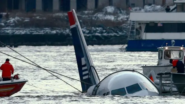 Аварийная посадка А320 на реку Гудзон