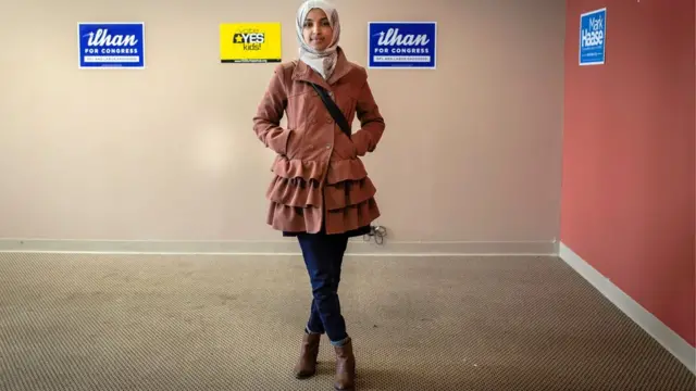 ایلهان عمر، ۳۷ ساله است و از ایالت مینه‌سوتا به مجلس نمایندگان راه یافته است