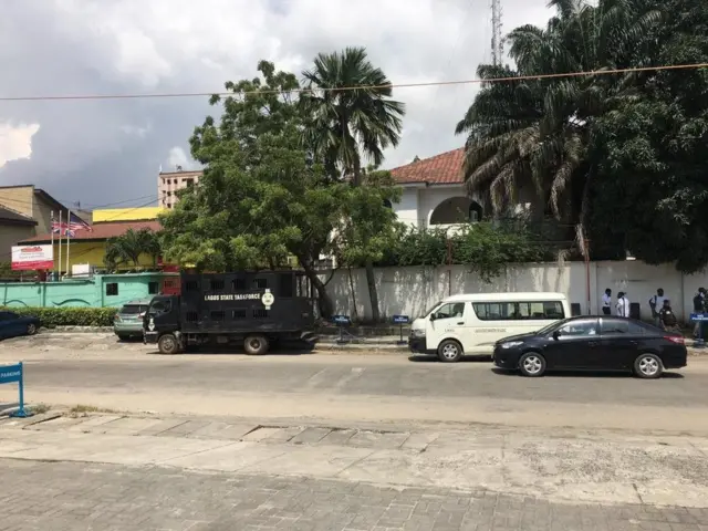 Aworan ita ile ti Kinihun n gbe