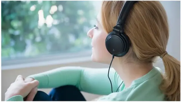 ইদানিং অডিও বুক বেশ জনপ্রিয়তা পেয়েছে।