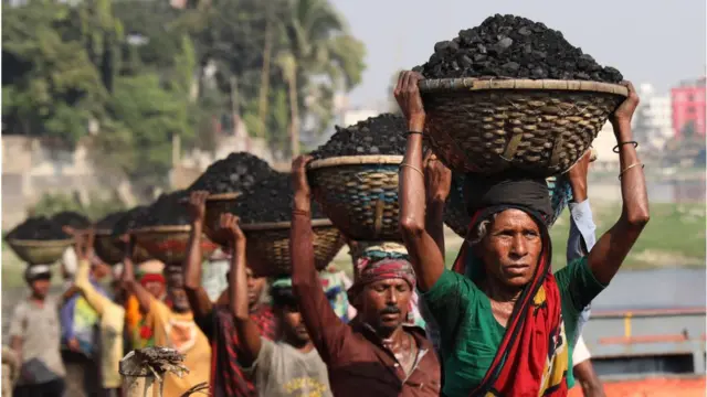 কর্মজীবী নারীদের এক-তৃতীয়াংশ বেকার হয়েছে করোনাকালীন সময়
