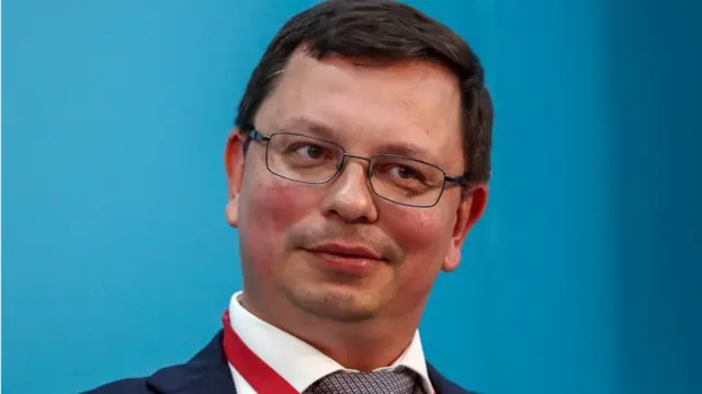 Знакомые Анисимова называют его "технократом"