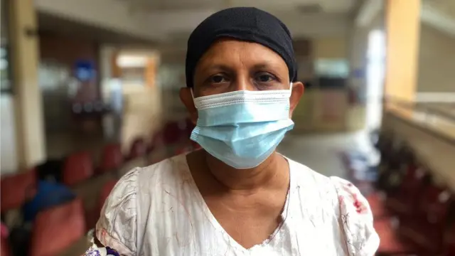 암 치료를 받으면서 약물을 찾고 구매해야 하는 상황은 큰 부담이자 스트레스였다