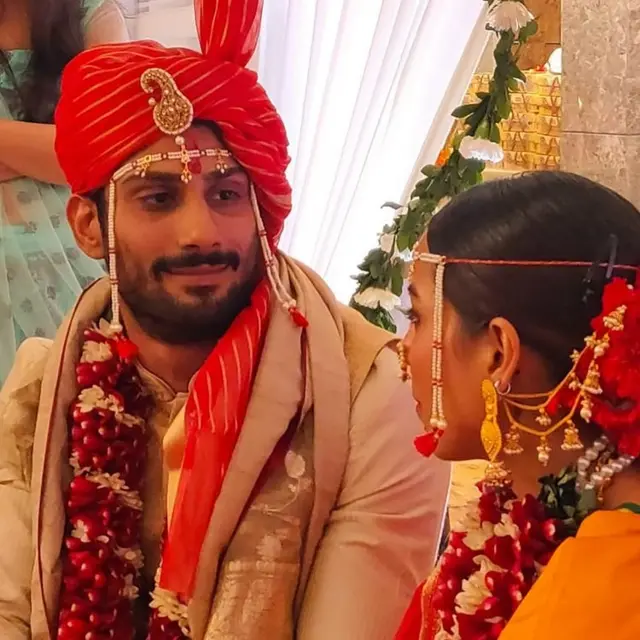 प्रतीक बब्बर आणि सान्या सागर