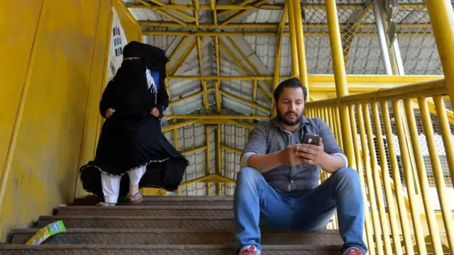 कश्मीर सोशल मीडिया