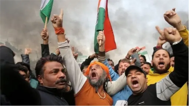 కశ్మీర్లో నిరసన ప్రదర్శన