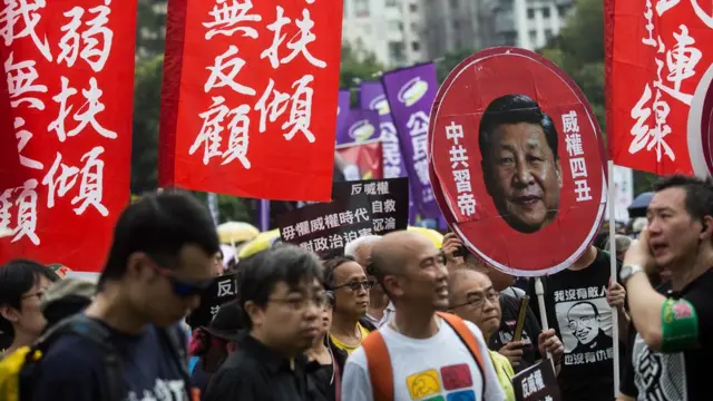 香港民主派政团于中国国庆日游行反对习近平对港政策(1/10/2017)