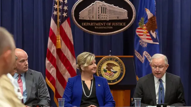 Мэтью Уитакер и Джефф Сешнс