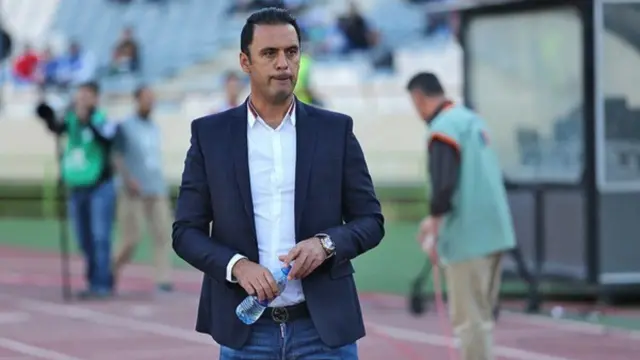 مهدی پاشازاده، مدافع پیشین تیم ملی ایران و باشگاه استقلال، پس از خداحافظی از فوتبال به عنوان کمک مربی آدمیرا واکر در لیگ اتریش، وارد دنیای مربیگری شد