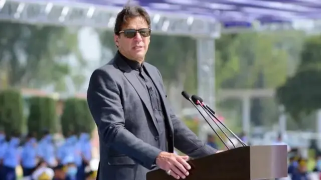 جنرل باجوہ، عمران خان