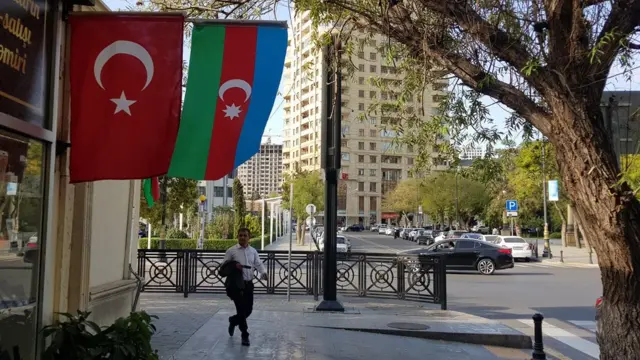 Флаг на одном из магазинов.