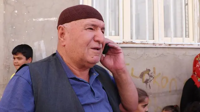 Mahallenin muhtarı da durumdan şikayetçi.