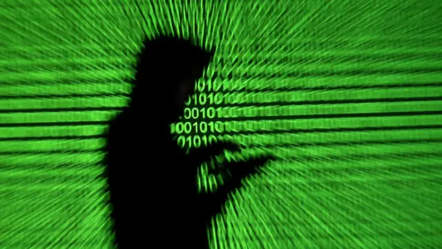 силуэт человека с мобильным