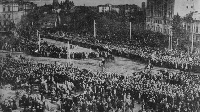 Святкування Дня злуки на Софіївській площі у Київі