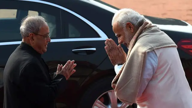 ప్రణబ్‌తో మోదీ