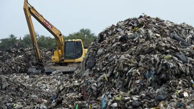 ขยะกำพร้า ขยะ